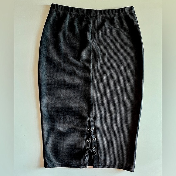 NWOT crop top and midi skirt set - Picture 8 of 11